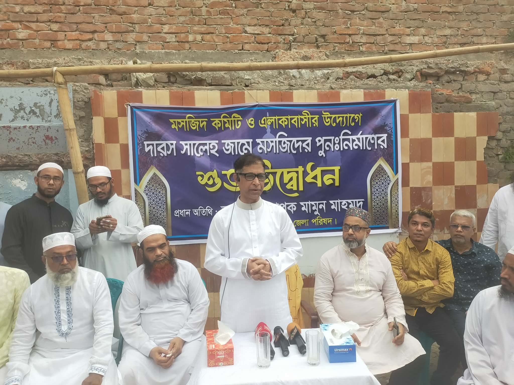 সিদ্ধিরগঞ্জে দারুস সালেহ জামে মসজিদের পুনঃনির্মাণ কাজের বর্ণাঢ্য উদ্বোধন