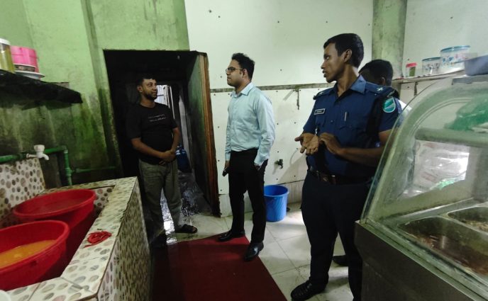 আড়াইহাজারে ঢাকা কাবাব হোটেলকে জরিমানা