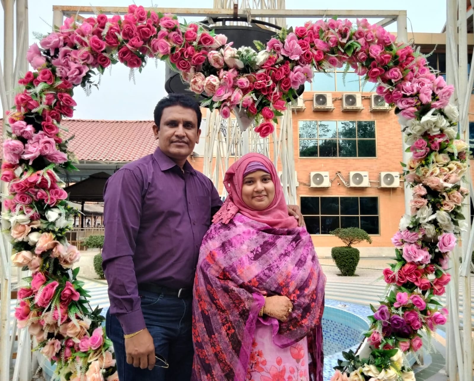 স্ত্রীর জন্মদিনে মসজিদ শীততাপ নিয়ন্ত্রিত করলেন সাংবাদিক ইউসুফ আলী