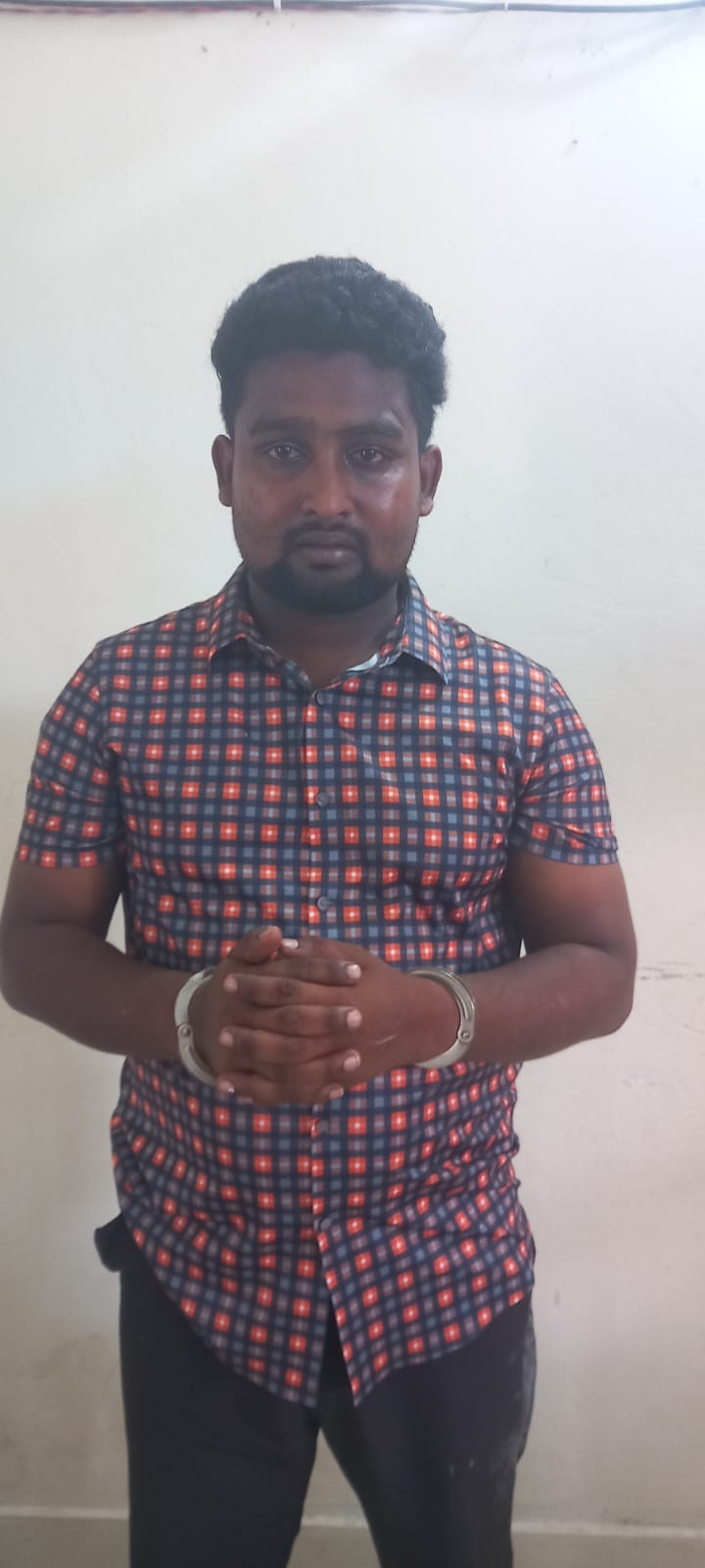 আড়াইহাজারে বান্টি বাজারে ৫ গ্রাম হেরোইনসহ যুবক গ্রেপ্তার