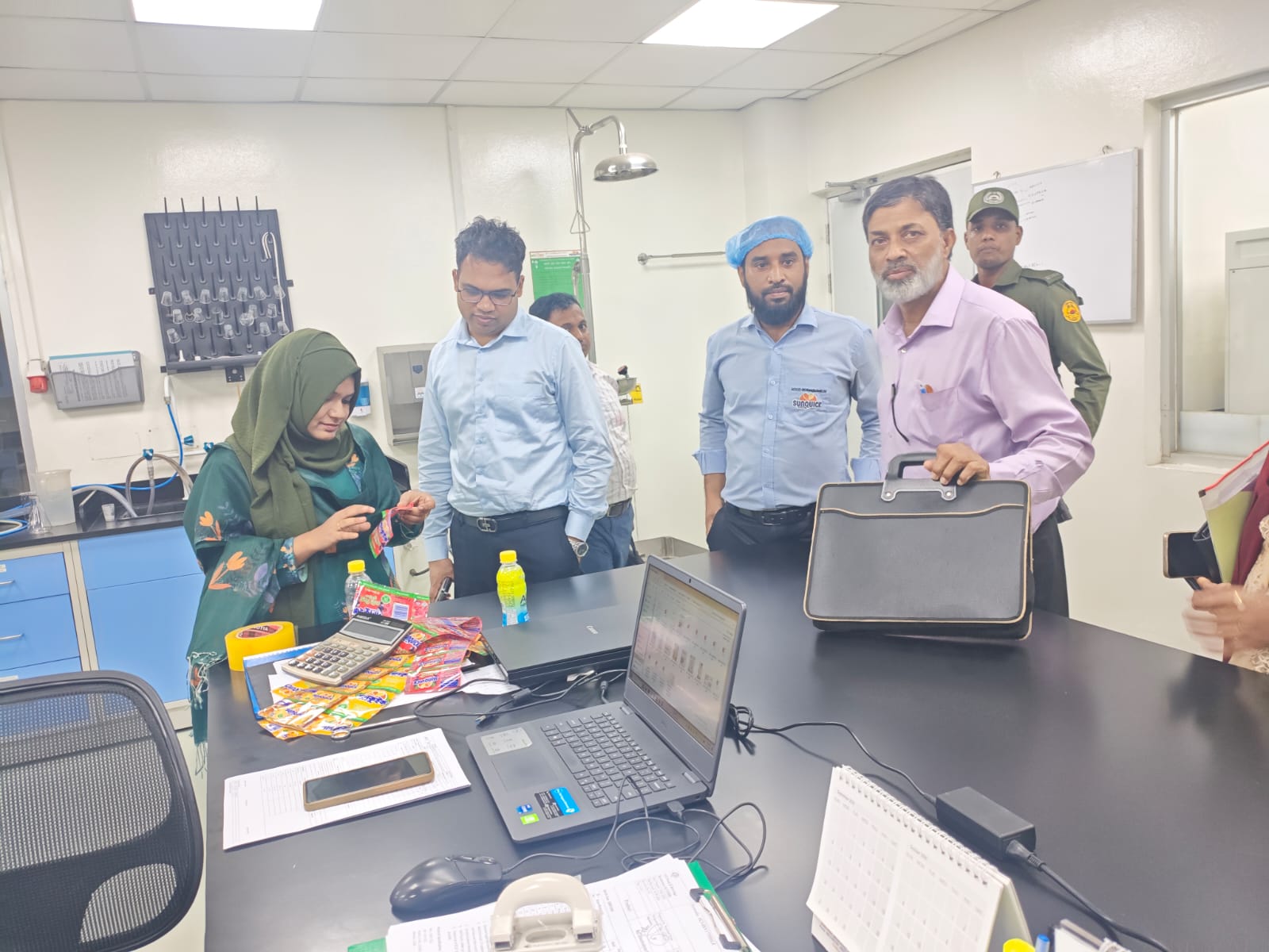 আড়াইহাজারে খাদ্যপণ্যের অনিয়মে এসিআই গ্রুপকে লাখ টাকা জরিমানা