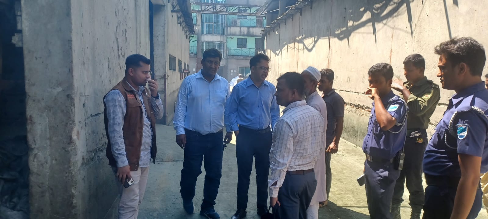 আড়াইহাজারে বায়ুদূষণের দায়ে টেক্সটাইল কারখানাকে ১ লাখ টাকা জরিমানা