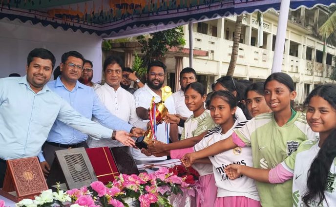 সোনারগাঁওয়ে ৫৩ তম গ্রীষ্মকালীন ক্রীড়া প্রতিযোগিতার পুরস্কার বিতরণ অনুষ্ঠিত 