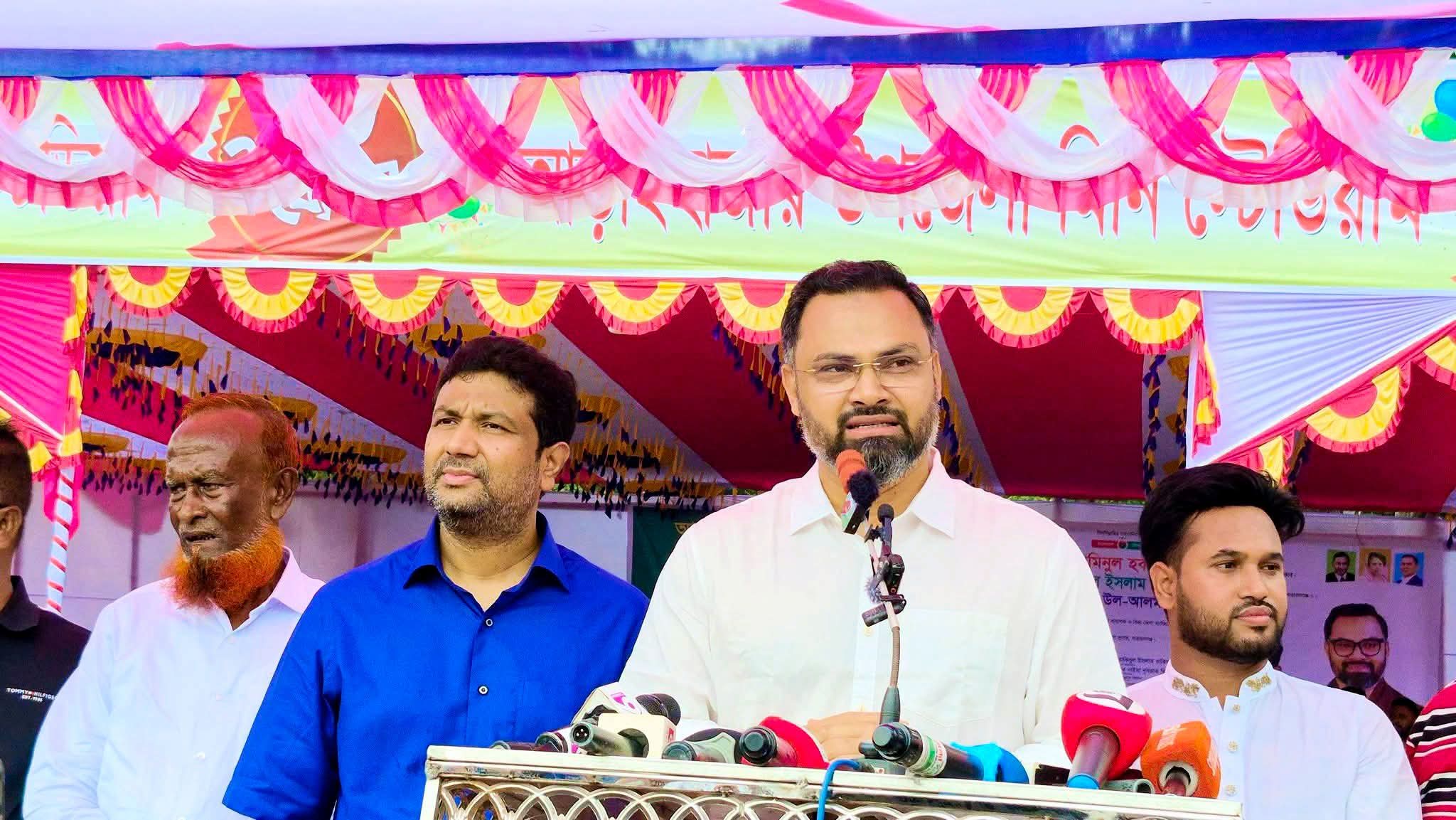 আড়াইহাজারে উপজেলা মিনি স্টেডিয়ামের উদ্বোধন 