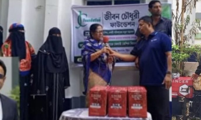 মানবতার অপর নাম জীবন চৌধুরনীরবে মানুষের পাশে শিল্পপতি জীবন