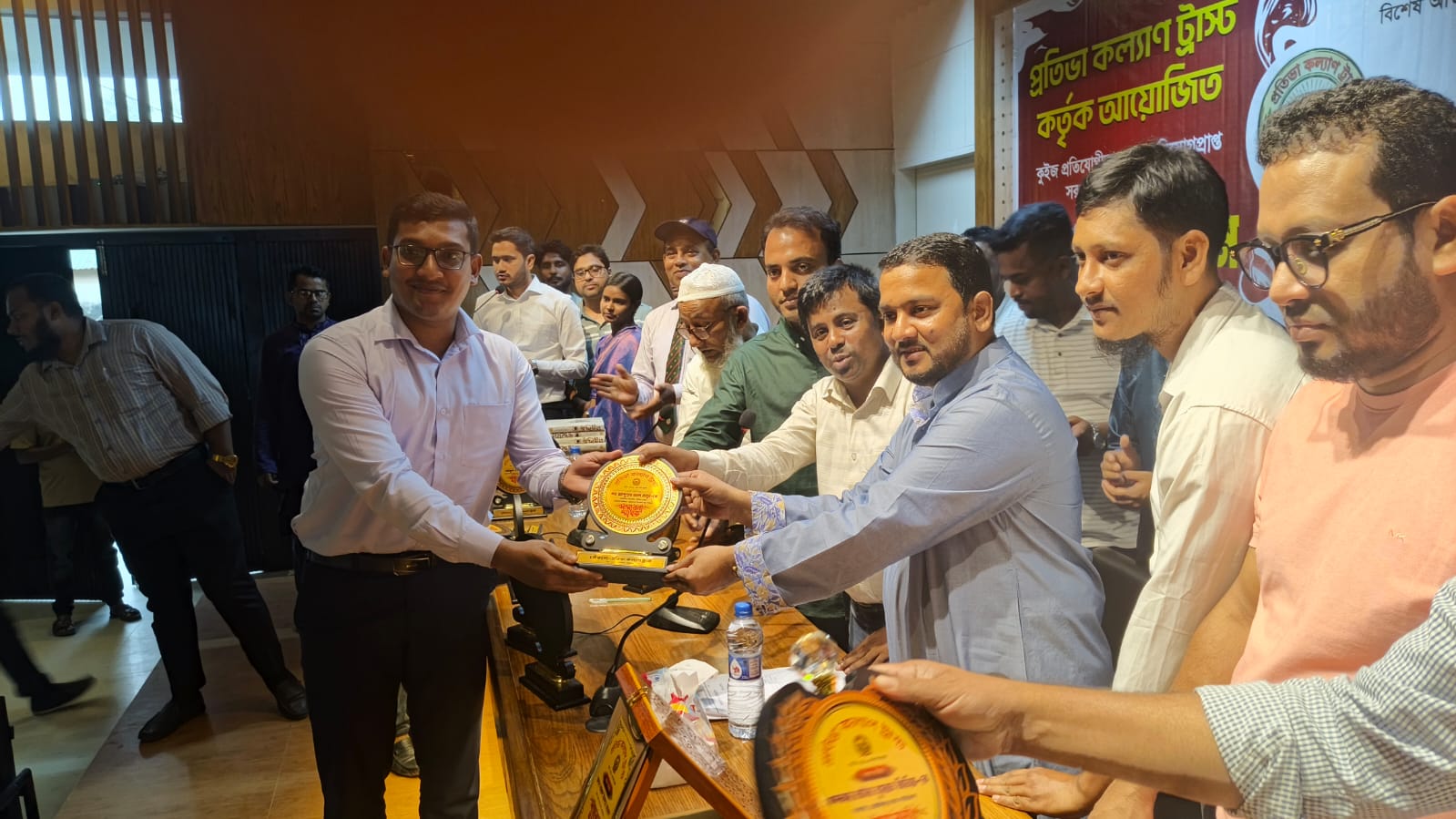 আড়াইহাজারে সদ্য নিয়োপপ্রাপ্ত সরকারি চাকরিজীবীদের সংবর্ধনা ও কুইজ প্রতিযোগিতা