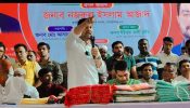 আড়াইহাজারে দুর্গাপূজা উপলক্ষ্যে ৩৭টি মন্দিরে নজরুল ইসলাম আজাদের অনুদান
