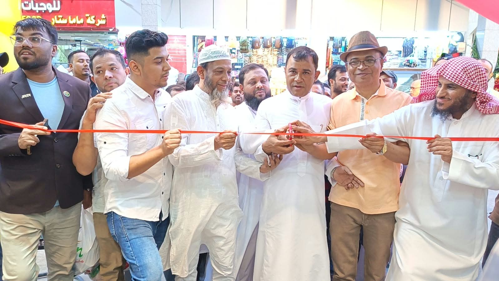 রিয়াদে বাংলাদেশি মালিকানাধীন ‘এশিয়ান হাইপার মার্কেট’-এর শুভ উদ্বোধন